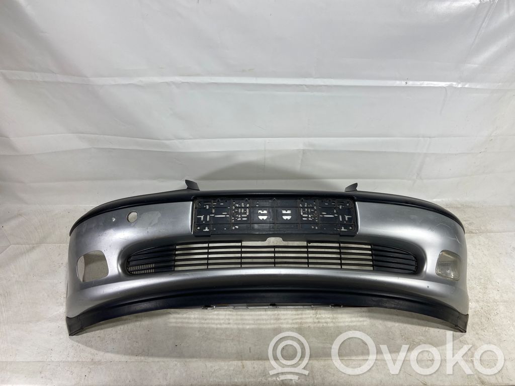 Opel Vectra B Parachoques delantero 