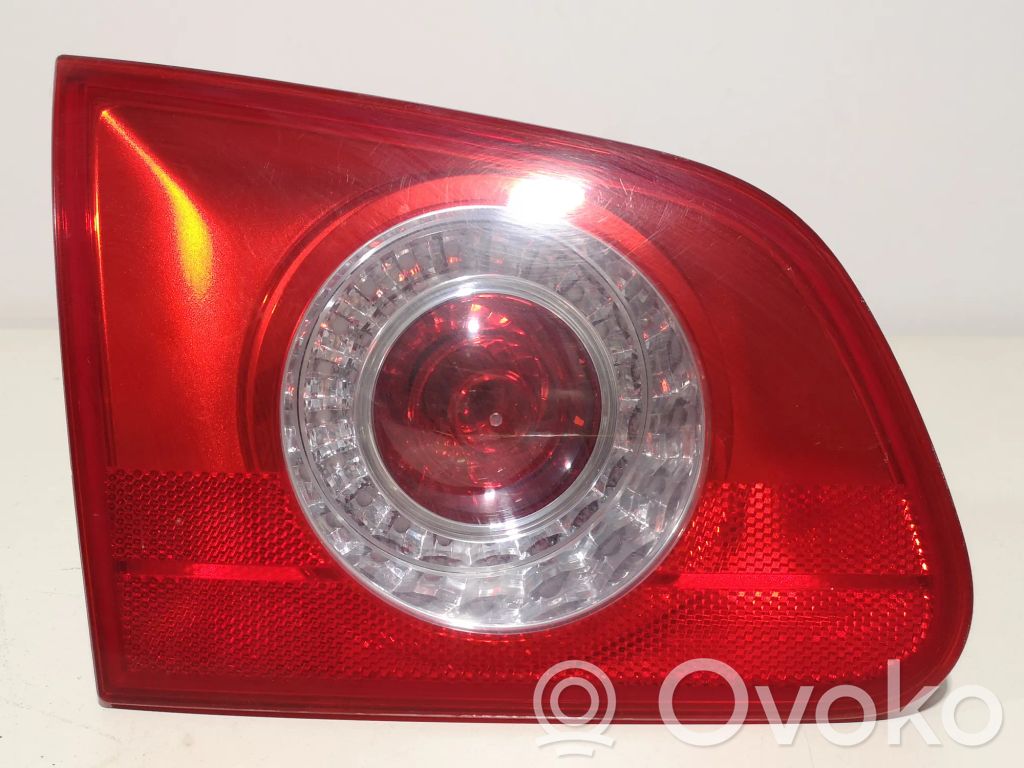 Volkswagen PASSAT B6 Lampy tylnej klapy bagażnika 