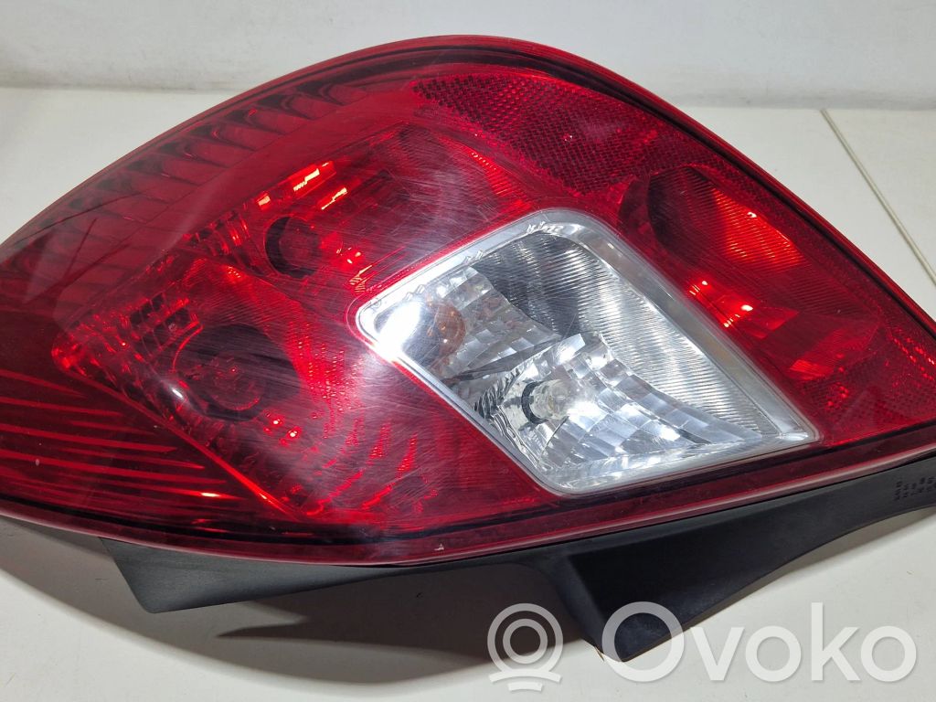 Opel Corsa D Galinis žibintas kėbule 