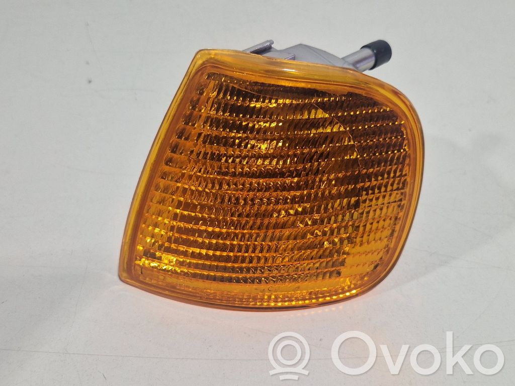 Volkswagen Polo III 6N 6N2 6NF Front indicator light 