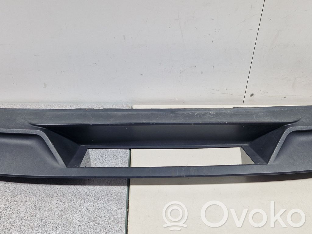 Seat Leon IV Moldura inferior del parachoques trasero 