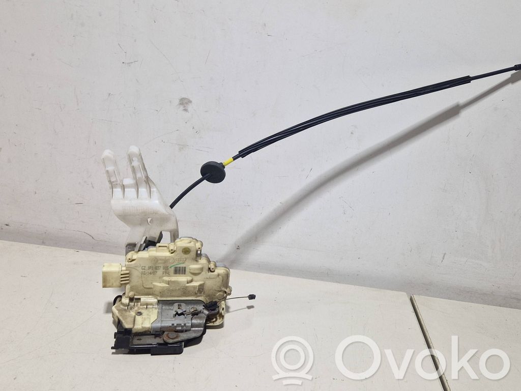 Volkswagen Eos Priekšpusē slēdzene 