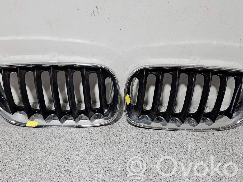 BMW X3 E83 Priekšējais režģis 