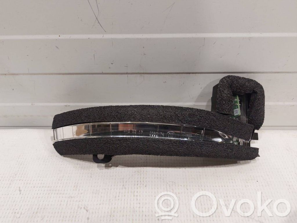Chrysler Pacifica Mirror indicator light 