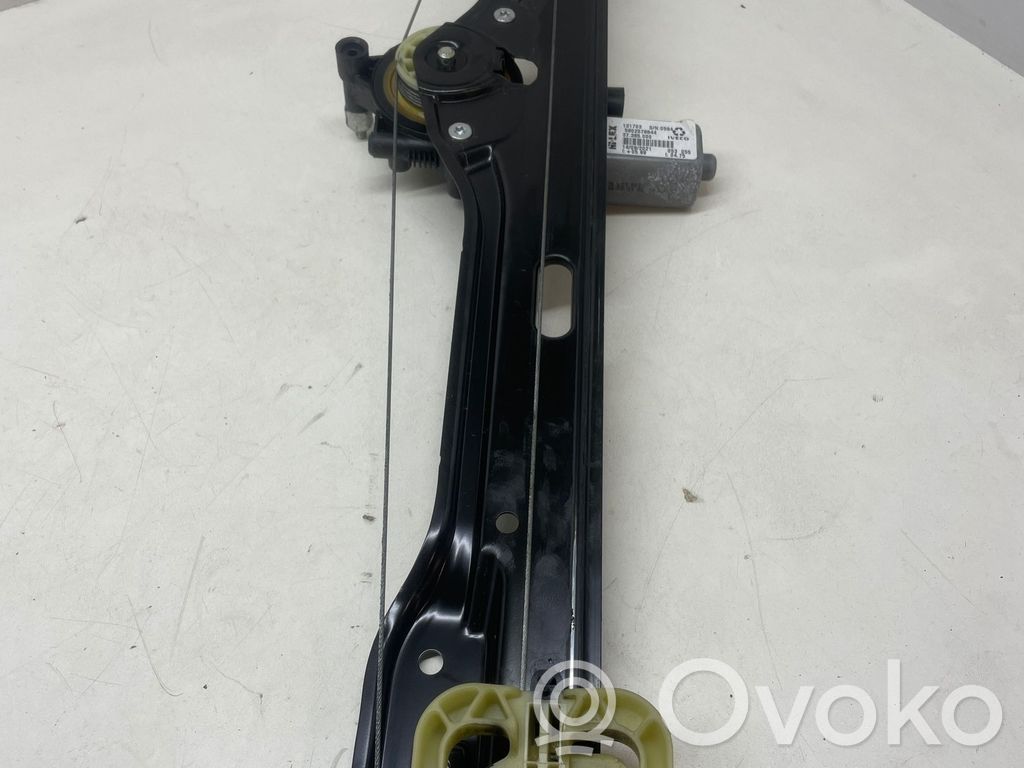 Iveco Daily 6th gen Alzacristalli elettrico della portiera anteriore 