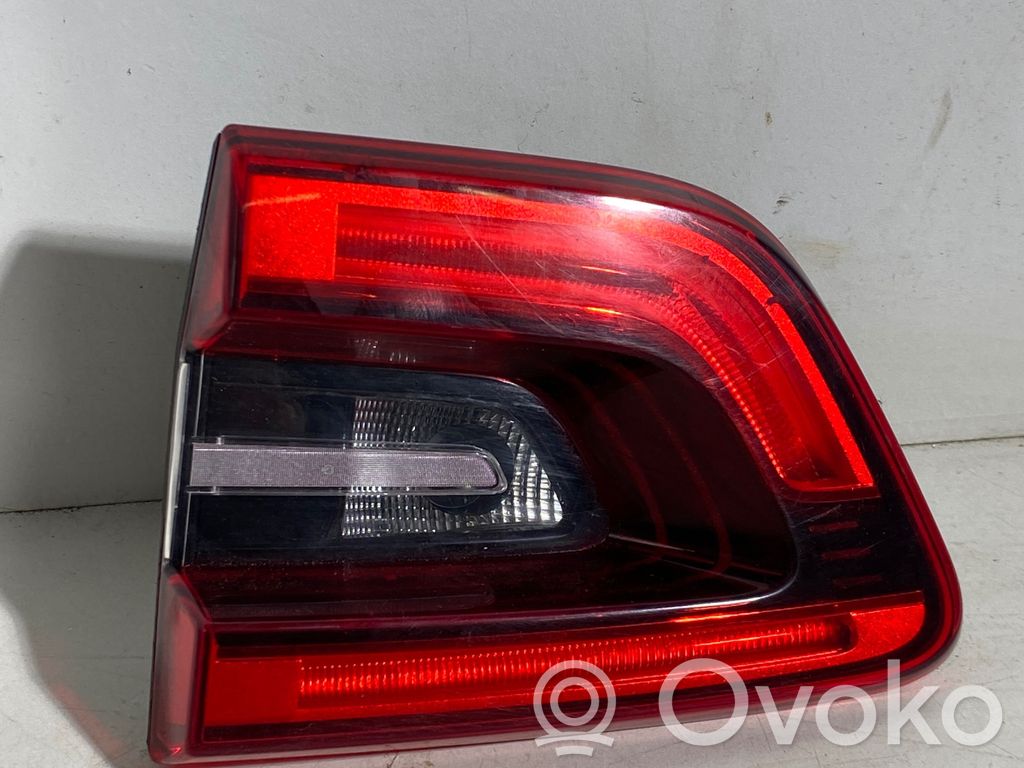 Lampy tylnej klapy bagażnika   265508898R,90061333,900613330KF4