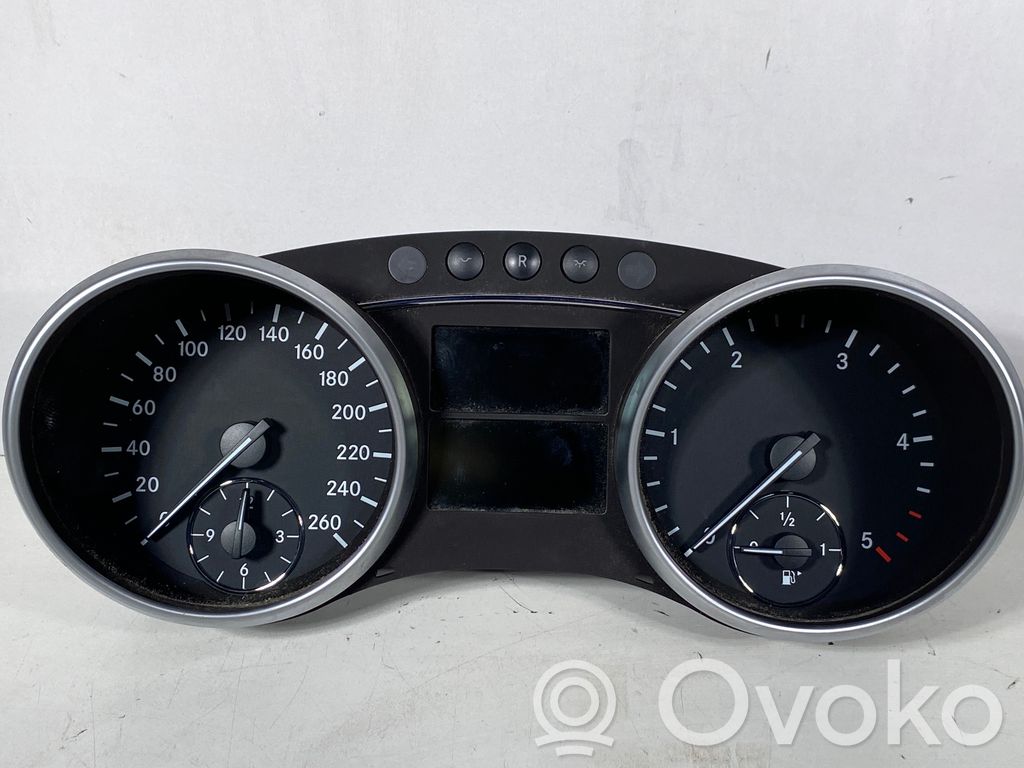Mercedes-Benz ML W164 Licznik / Prędkościomierz 