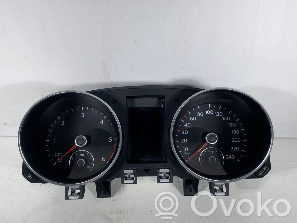 Volkswagen Golf VI Speedometer (instrument cluster) 