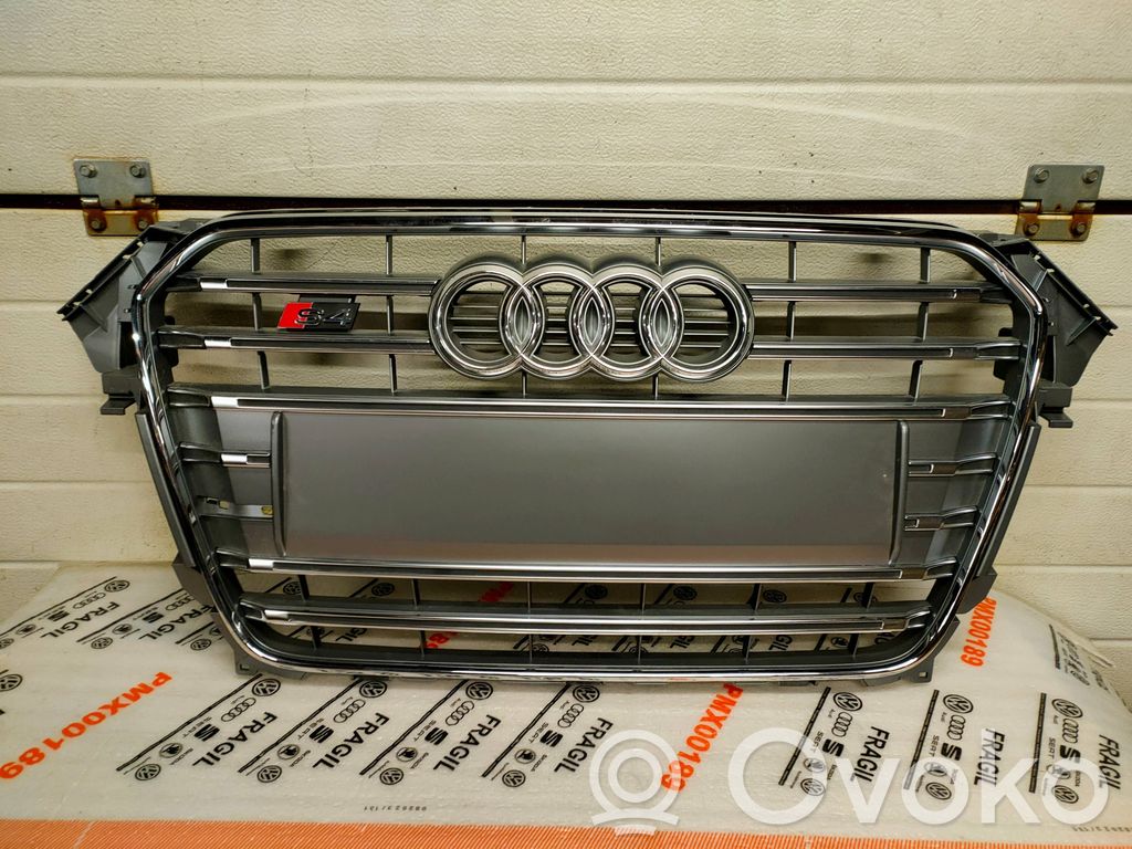 Audi A4 S4 B8 8K Etusäleikkö 