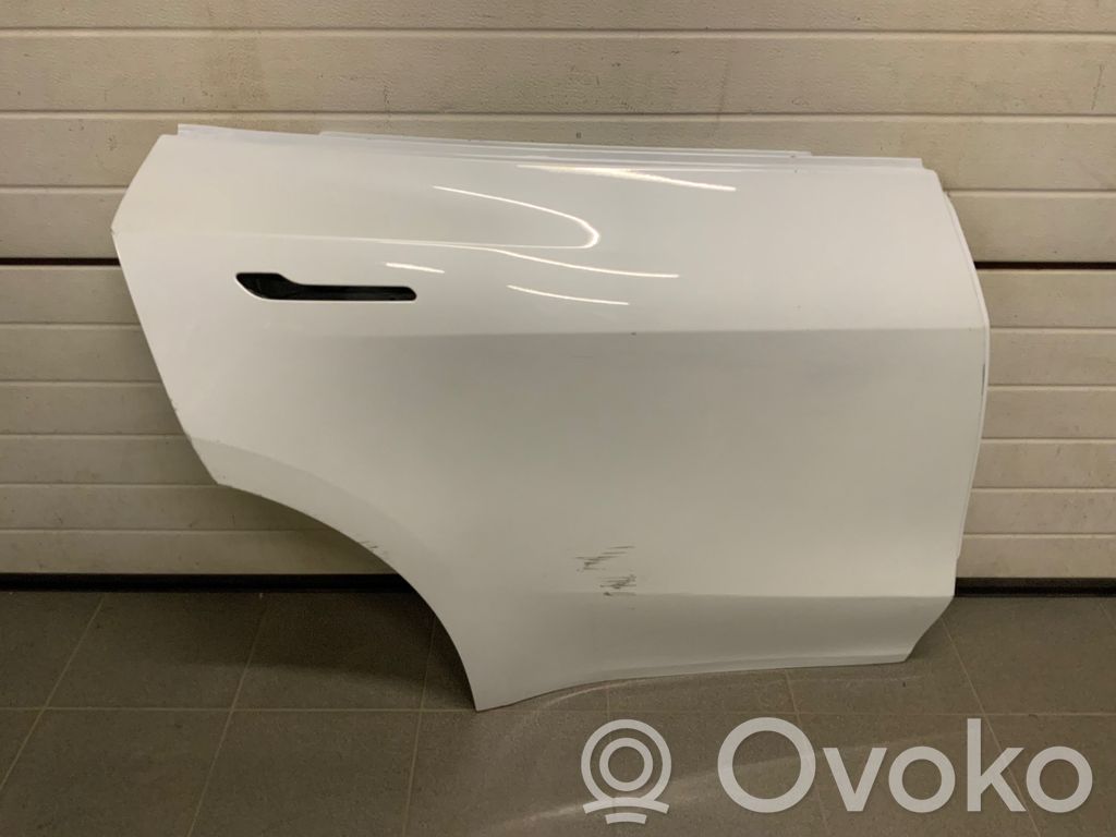 Tesla Model Y Galinės durys 