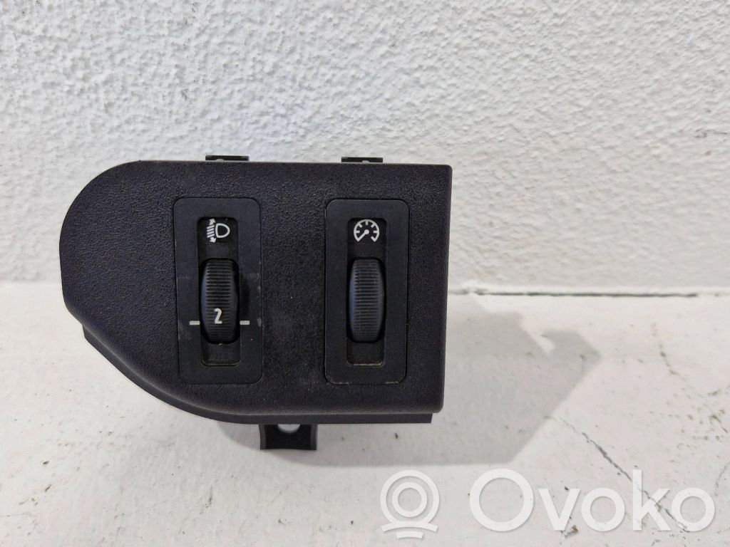 Headlight level height control switch   13934209,E366131