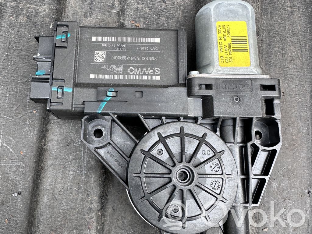 Volvo S90, V90 Silniczek podnoszenia szyby drzwi tylnych 