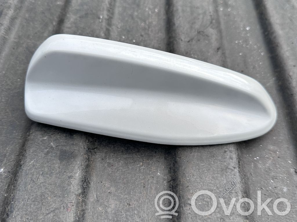 Volvo S90, V90 Osłona anteny dachowej GPS 
