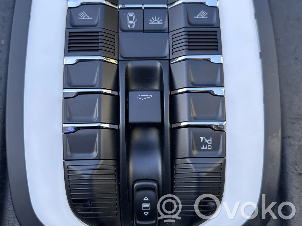 Porsche Macan (95B) Światło fotela przedniego 
