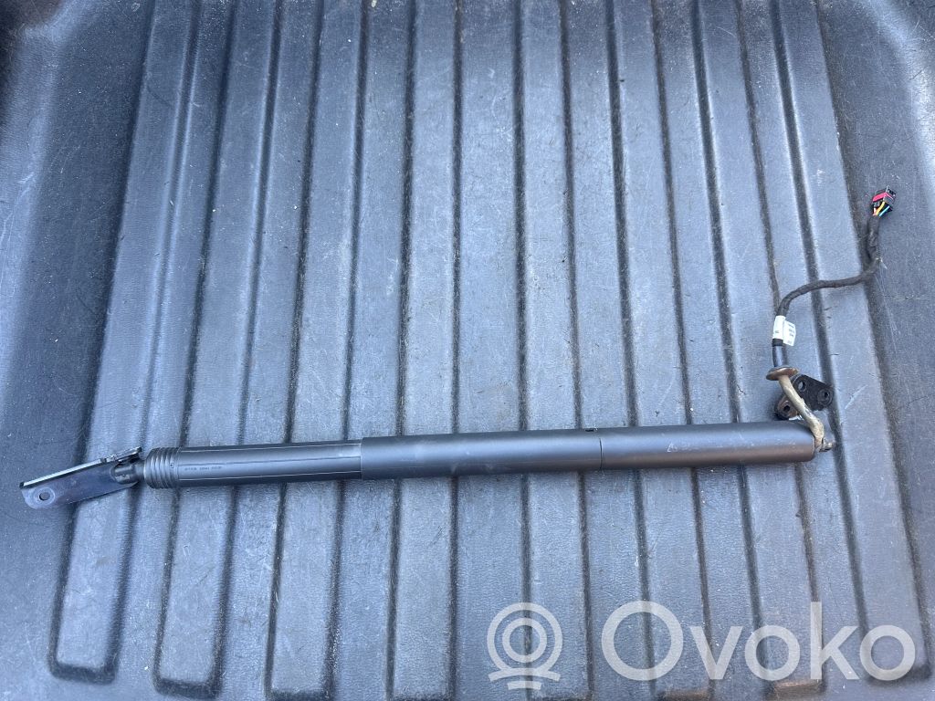 Porsche Macan (95B) Takaluukun tuen kaasujousi 