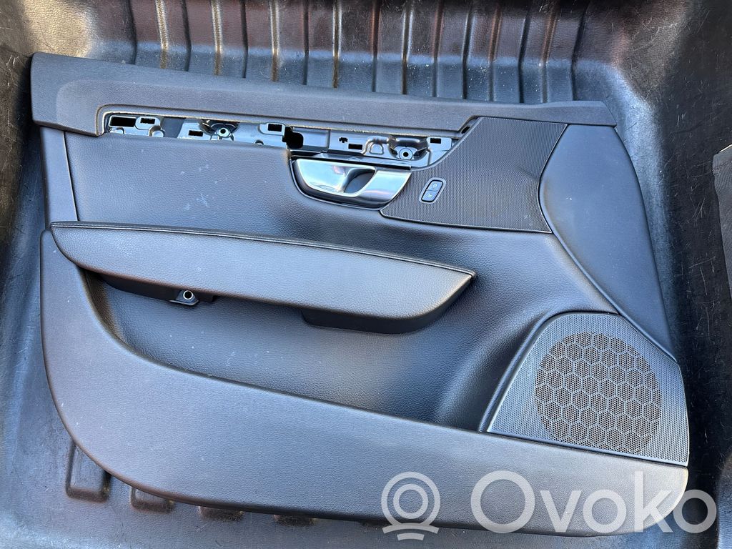 Volvo S90, V90 Boczki / Poszycie drzwi przednich 