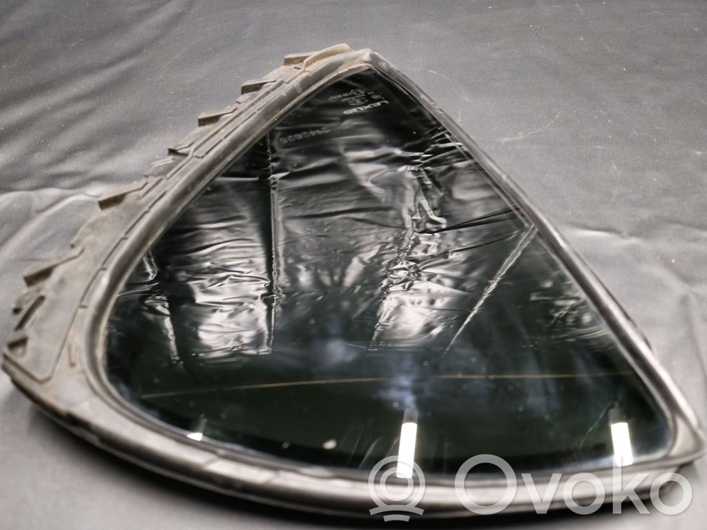 Lexus CT 200H Ventanilla de ventilación de la puerta trasera 