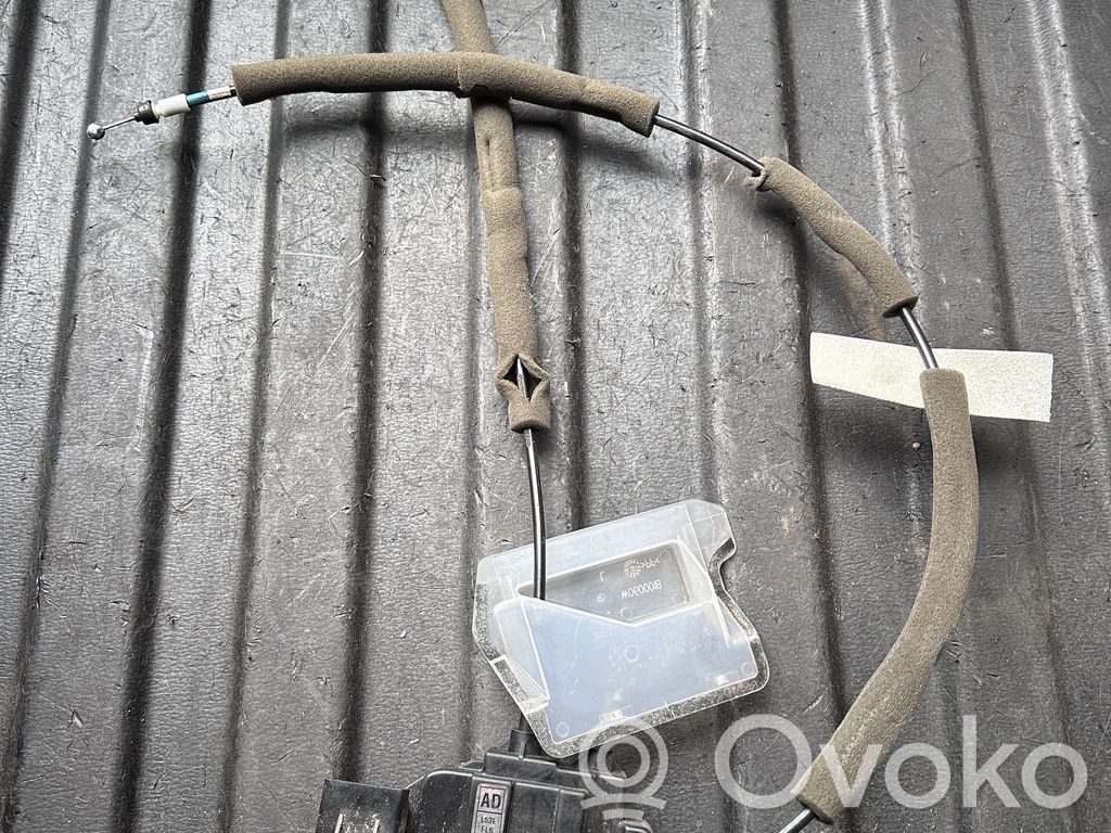 Infiniti M30 Front door lock 