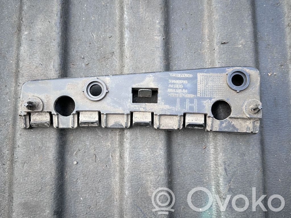 Volvo V60 Fender mounting bracket 