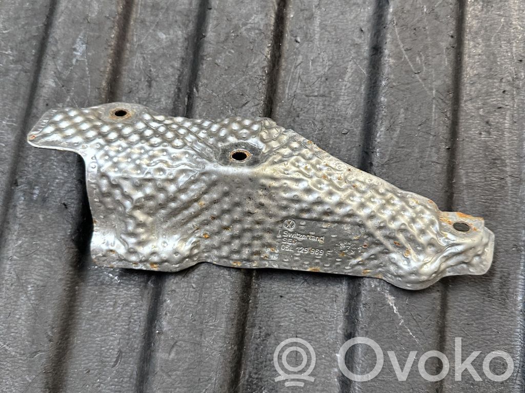 Audi A4 S4 B9 8W Bouclier thermique d'échappement 
