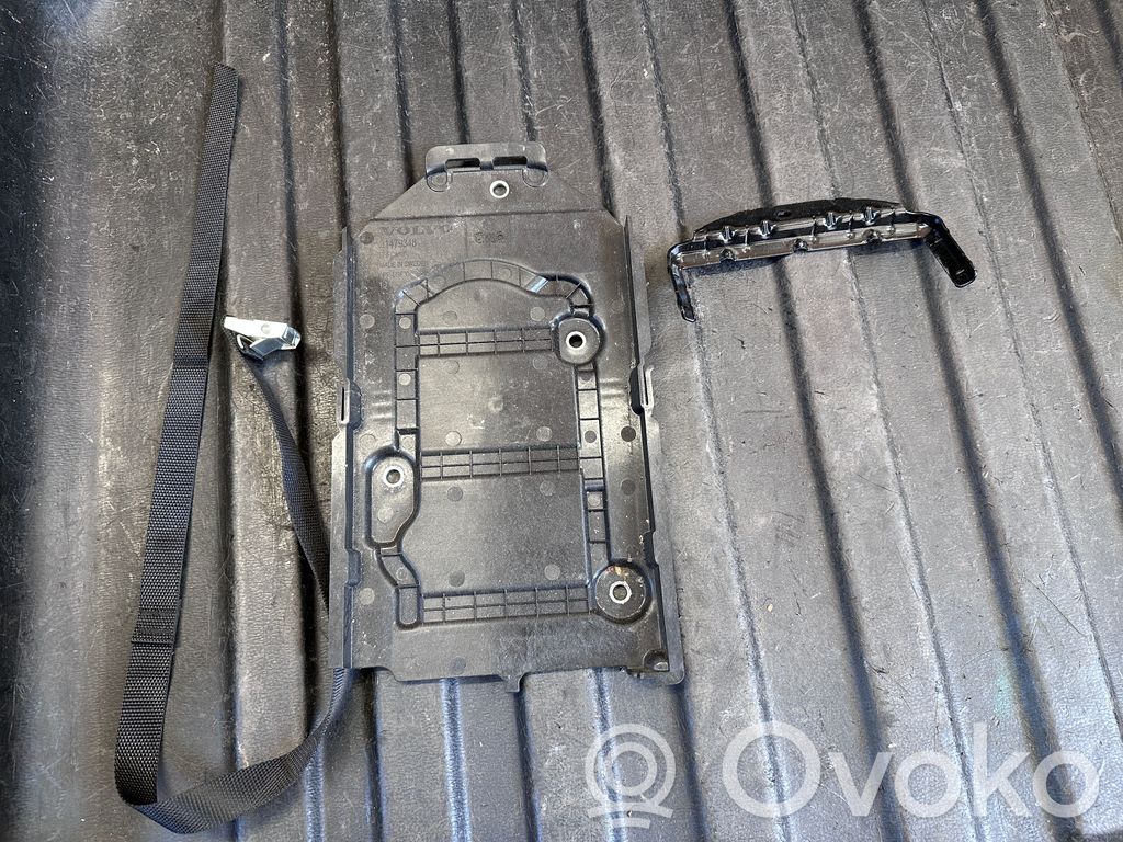Volvo V60 Akun alusta 