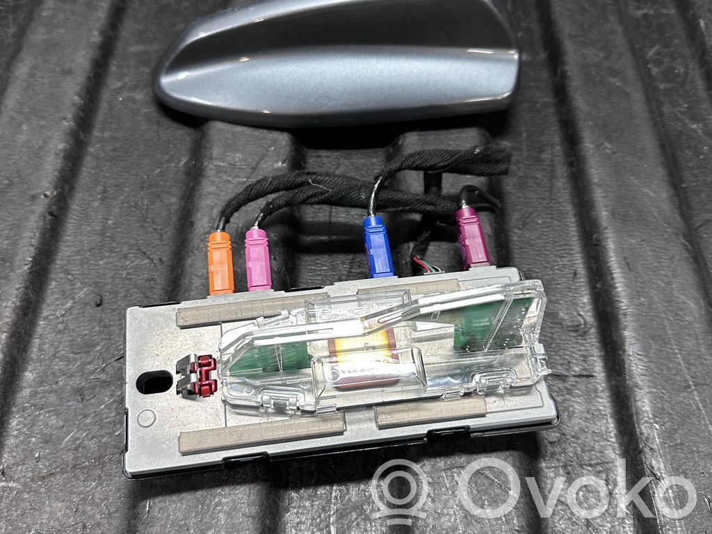 Volvo S90, V90 GPS-pystyantenni 