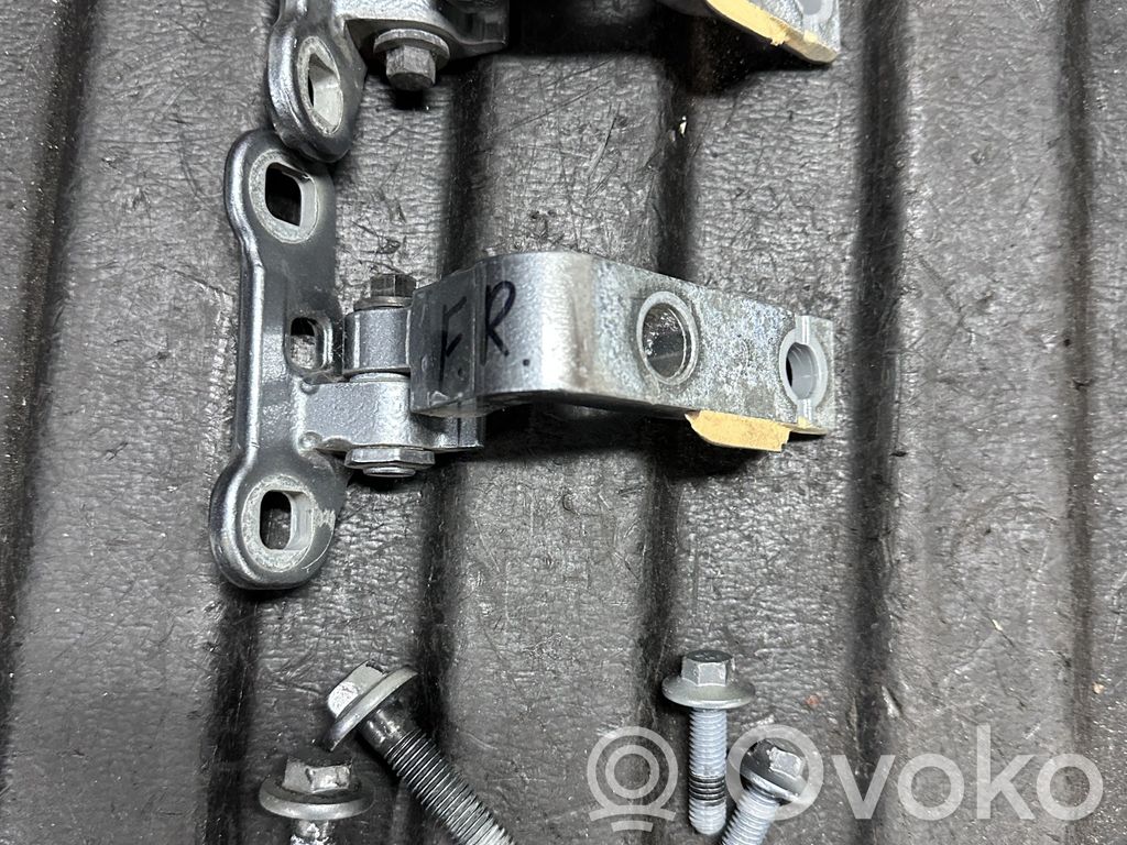 Volvo S90, V90 Set balamale ușă față 
