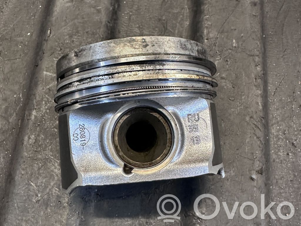 Piston   82L187,RU3513