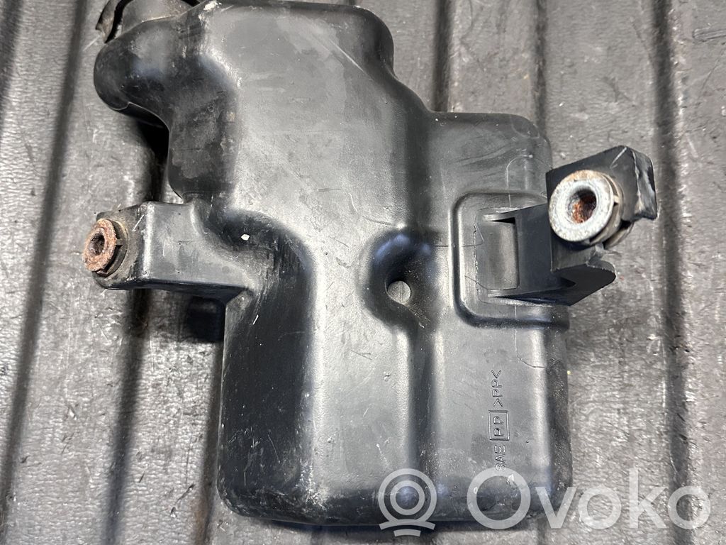 Infiniti FX Rezonator / Dolot powietrza 