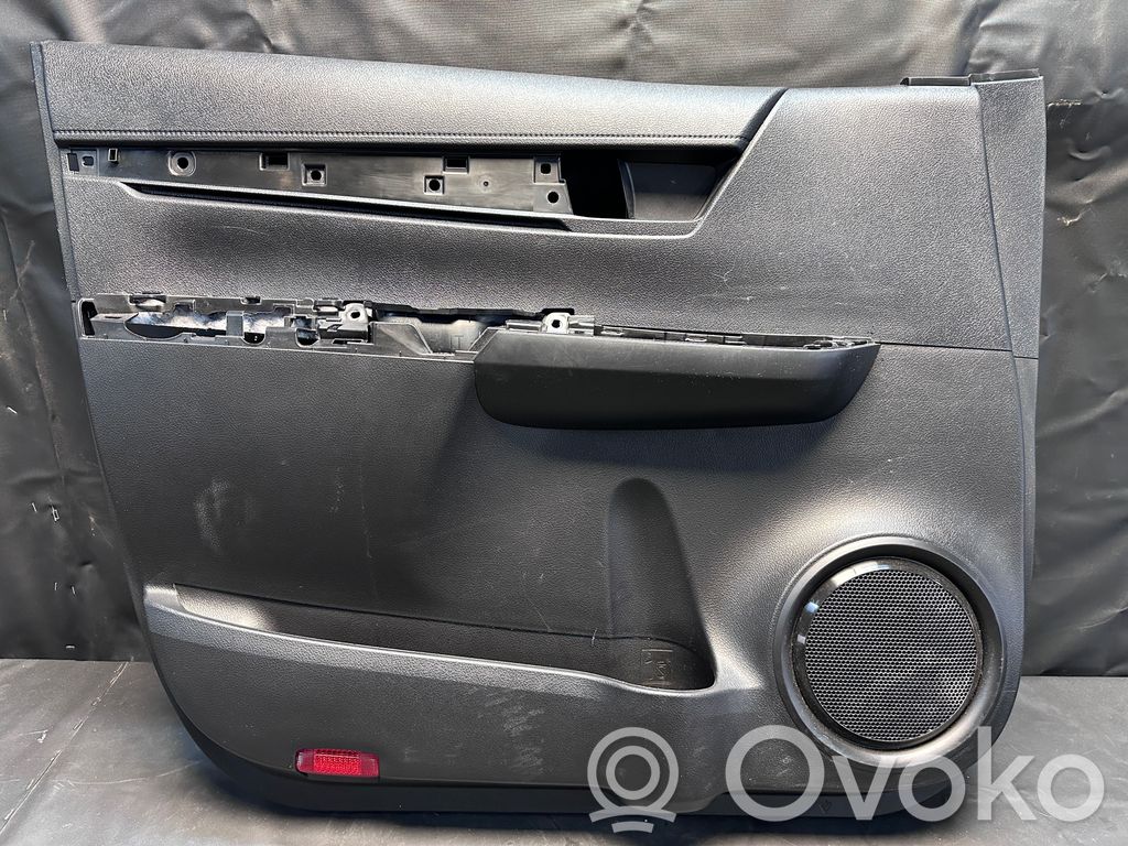 Toyota Hilux VIII Rivestimento del pannello della portiera anteriore 