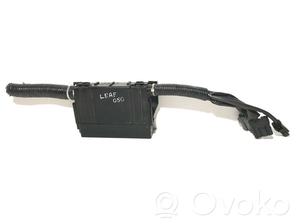 Nissan Leaf I (ZE0) Skrzynka bezpieczników / Komplet 