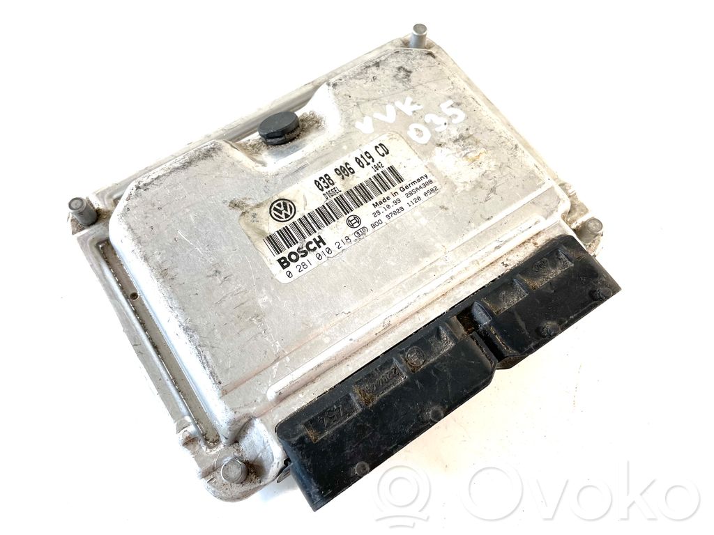 Volkswagen PASSAT B5 Engine control unit/module 