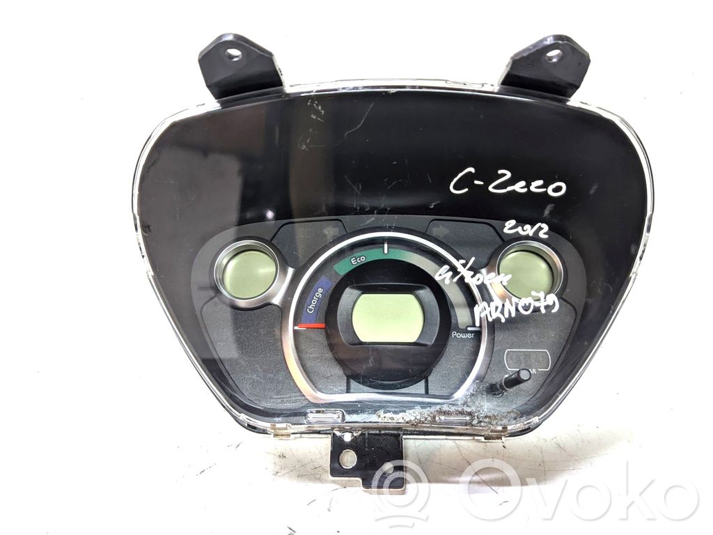 Speedometer (instrument cluster)   MM0048104,446U8100B