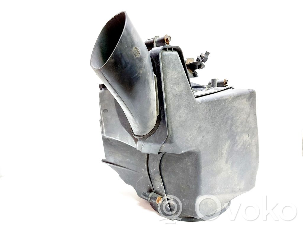 Air filter box   AV619C679A