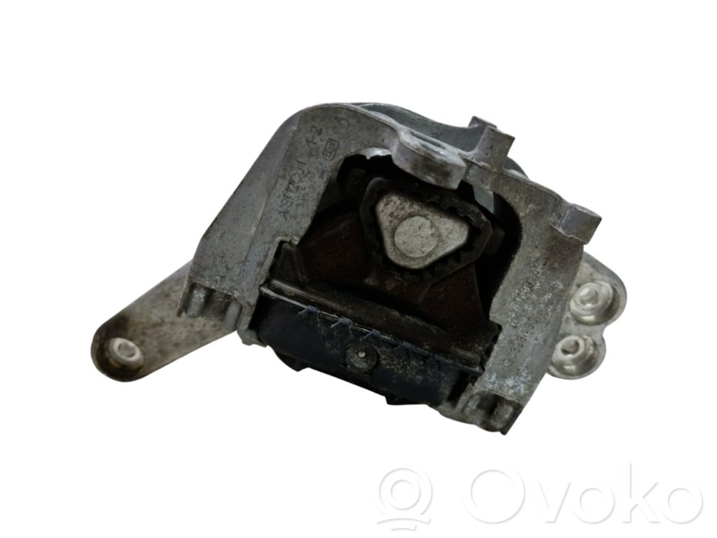 Volkswagen Golf VII Engine mount bracket 
