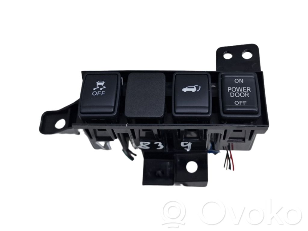Nissan X-Trail T32 A set of switches 