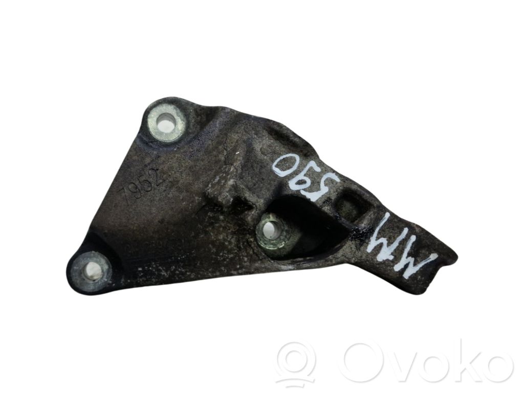 Opel Mokka Engine mounting bracket 