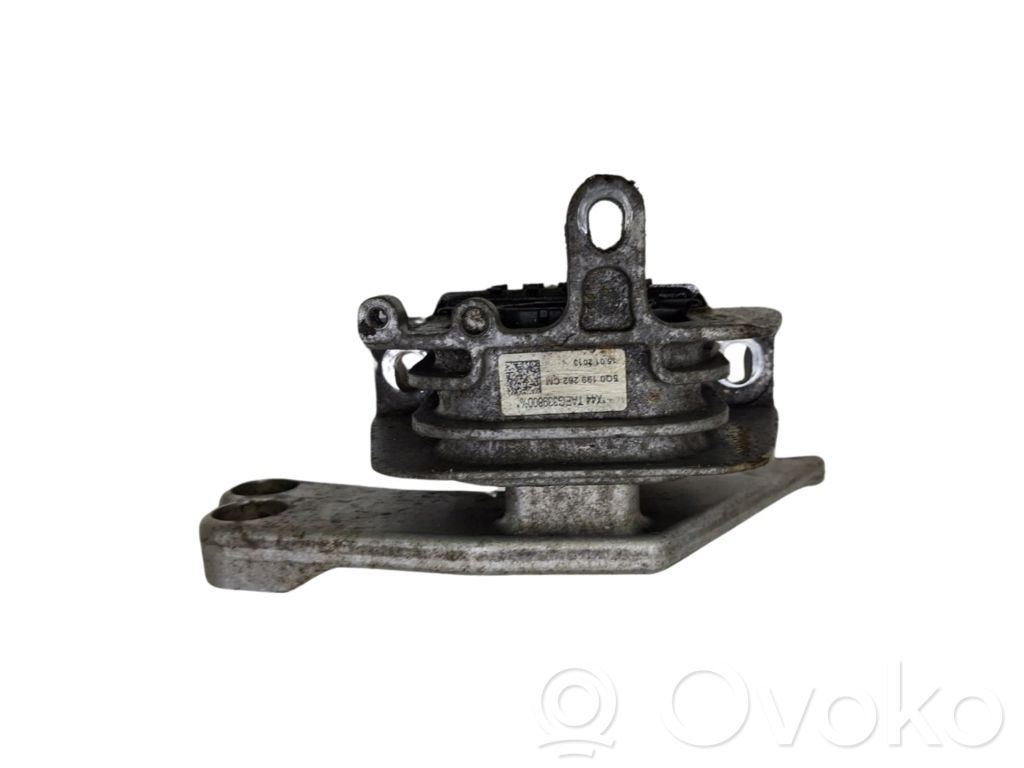 Volkswagen Jetta VI Engine mount bracket 