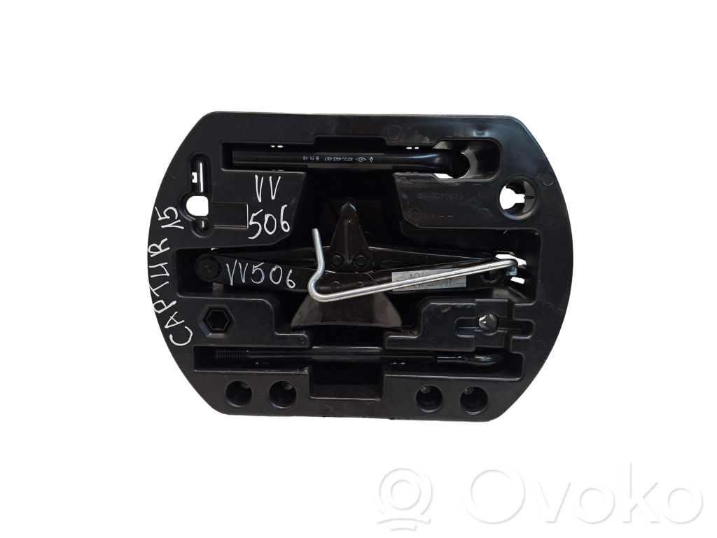 Renault Captur Spare wheel mounting bracket 