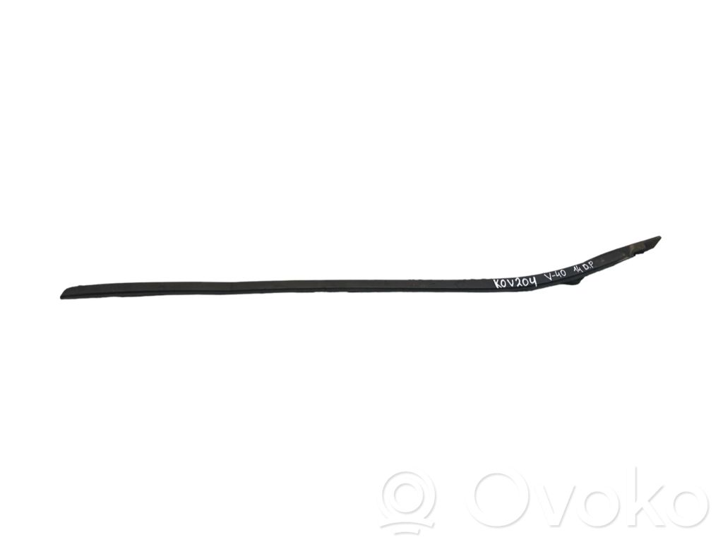 Volvo V40 Windshield trim 