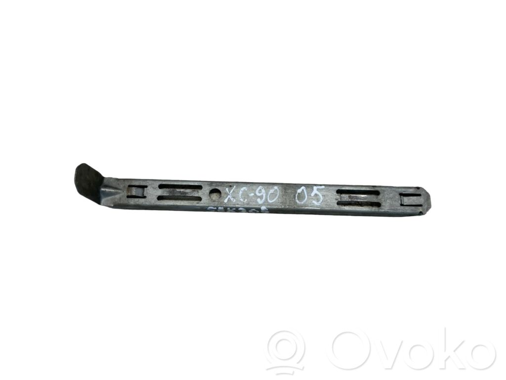 Volvo XC90 Headlight/headlamp mounting bracket 