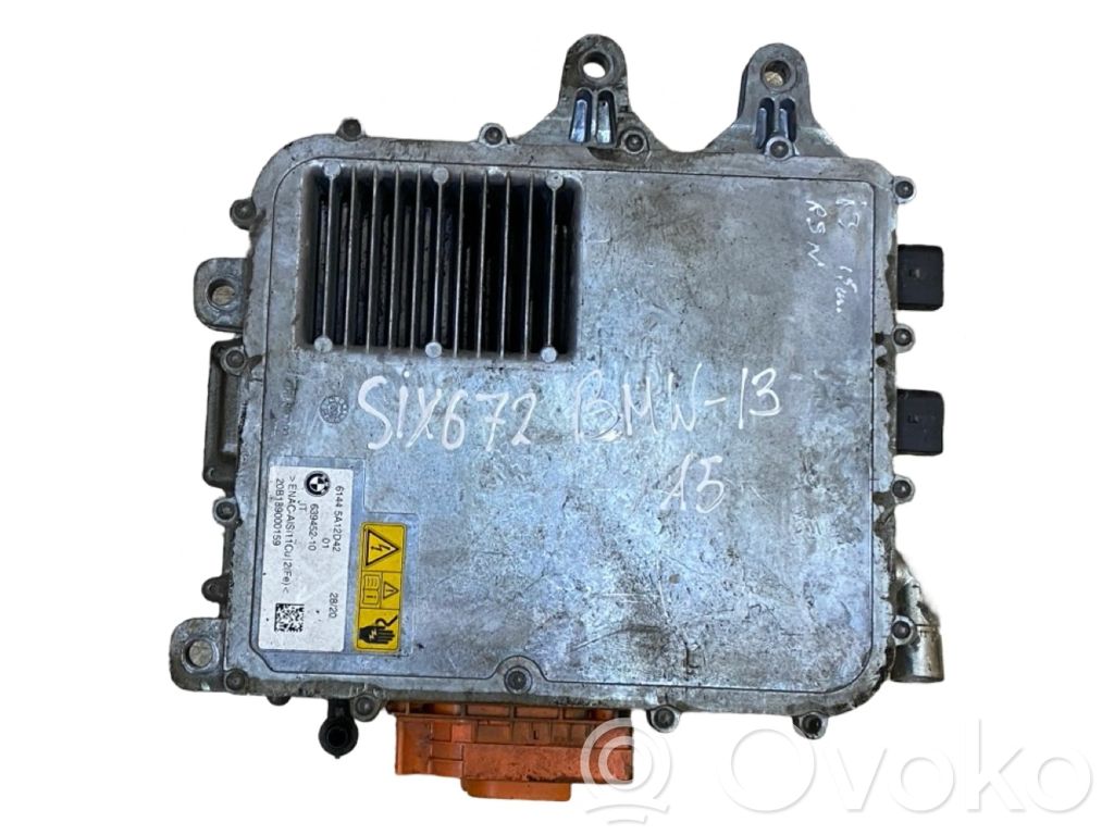 Inversor/convertidor de voltaje   61445A12D42,63945210,762323907,4010240100,63945210,762045802