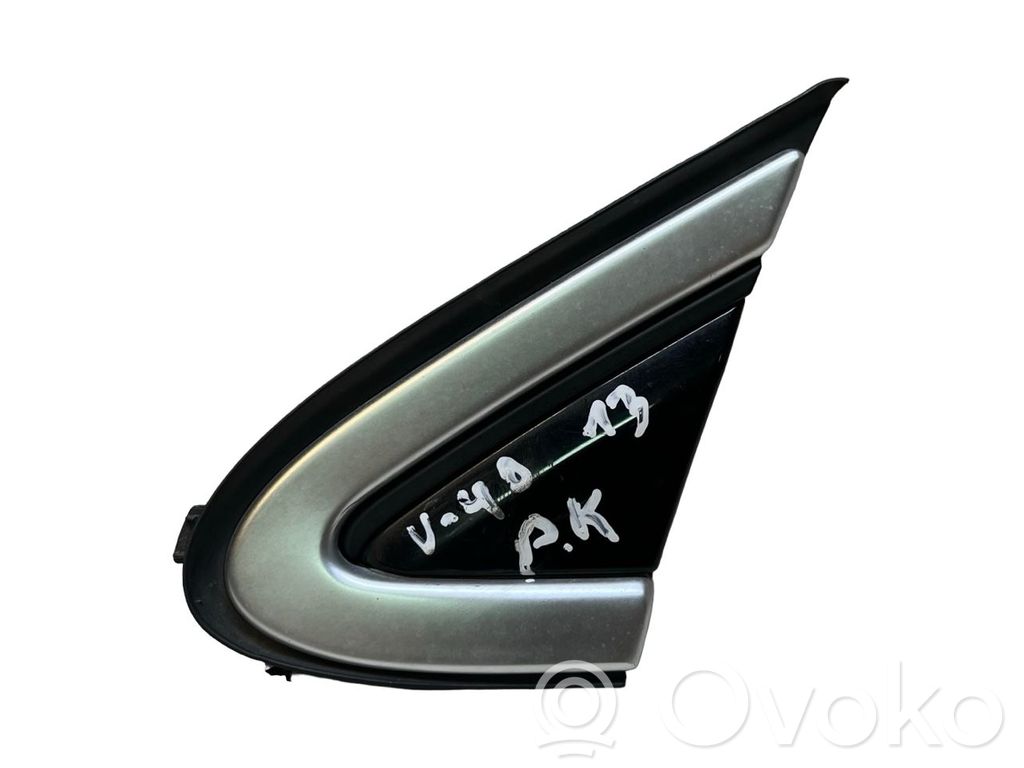 Volvo V40 Listwa / Uszczelka szyby drzwi 