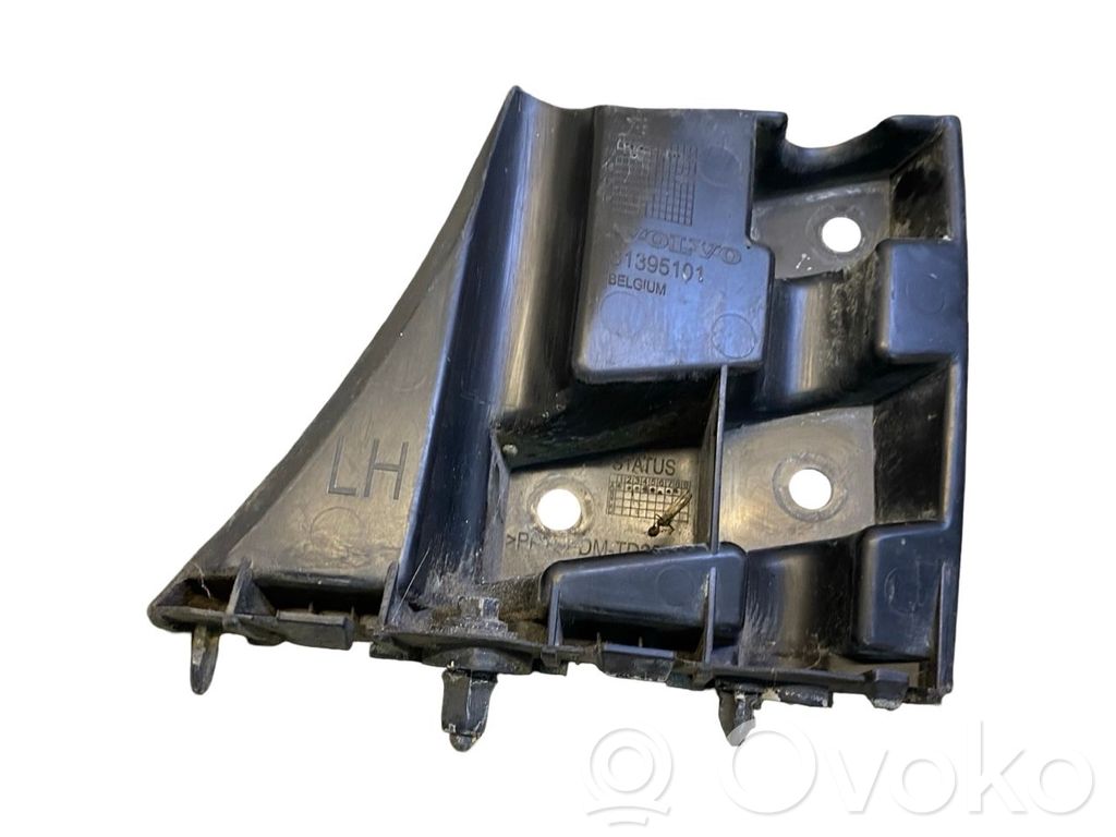Volvo V40 Front bumper mounting bracket 