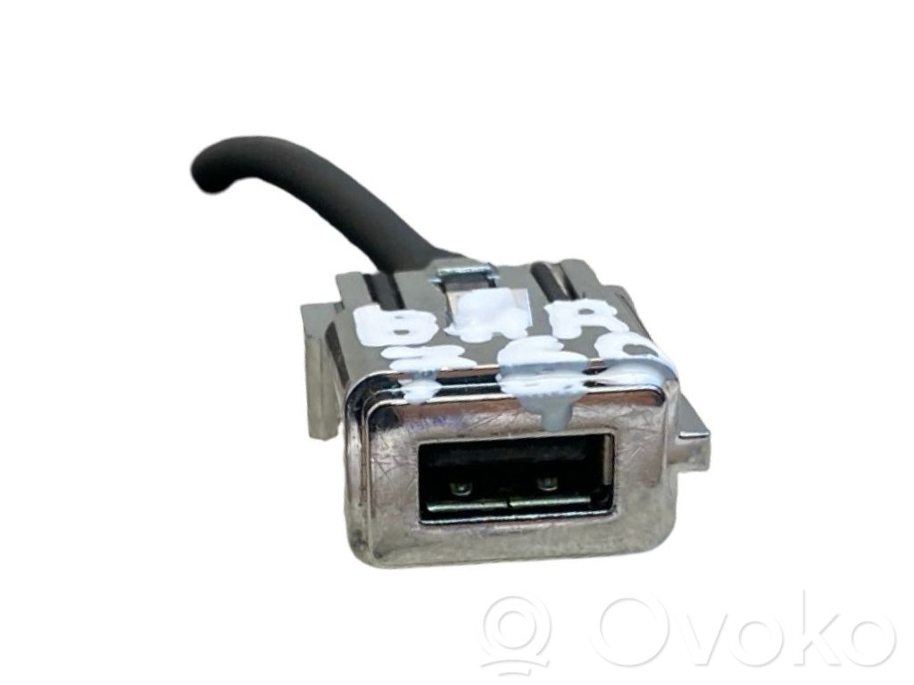 Ford C-MAX II Enchufe conector USB 