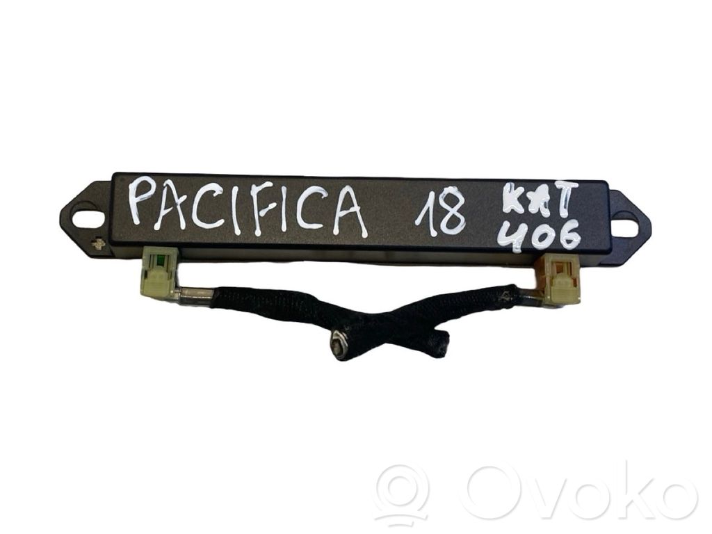 Chrysler Pacifica Antenna control unit 