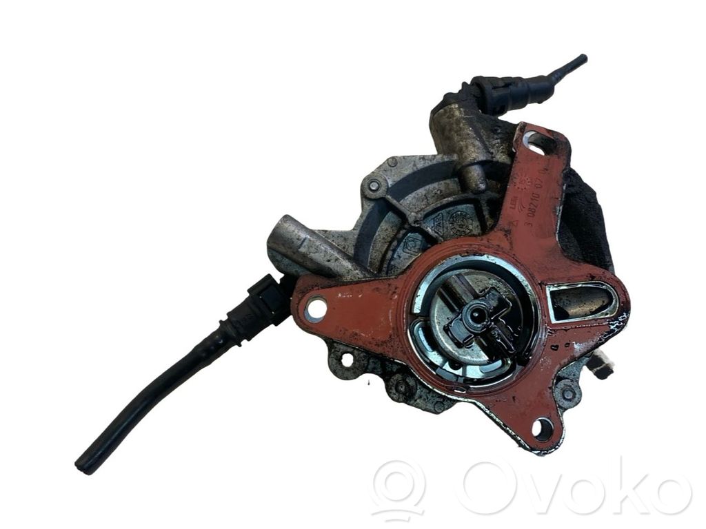 Ford Kuga II Vacuum pump 