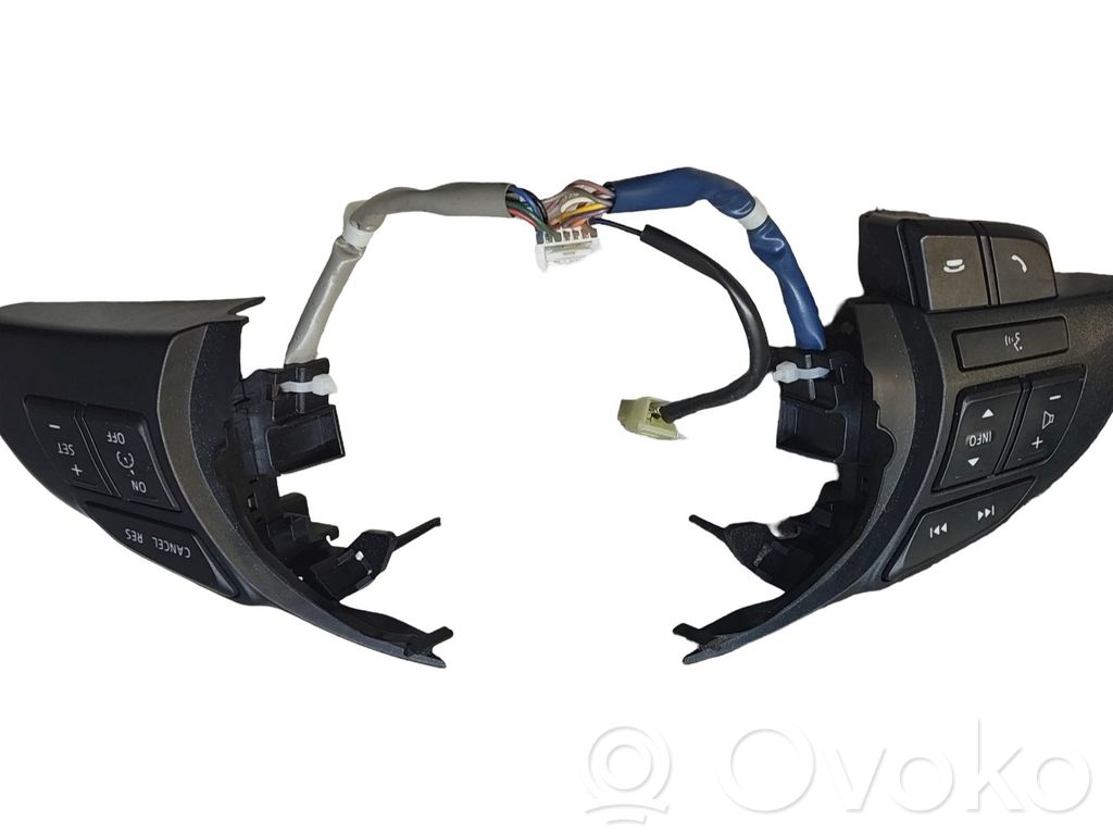 Mazda CX-5 Steering wheel buttons/switches 