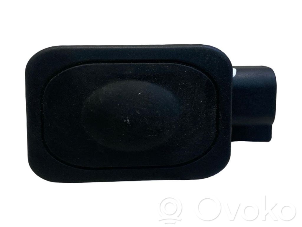 Ford Mondeo MK V Tailgate/boot open switch button 