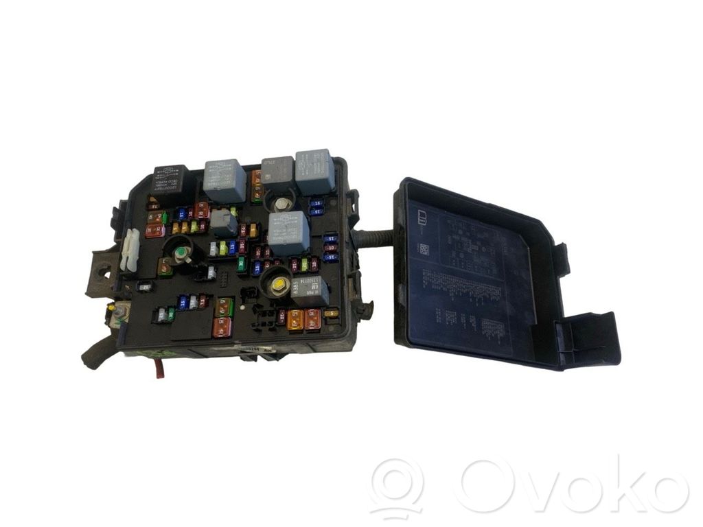 Opel Mokka Fuse box set 